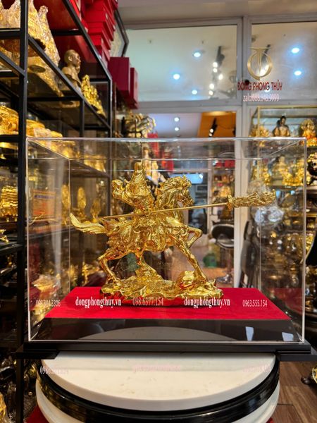 Tượng quan thánh dát vàng