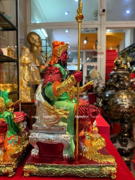 Tượng quan thánh đế quân bằng đồng dát vàng vẽ màu