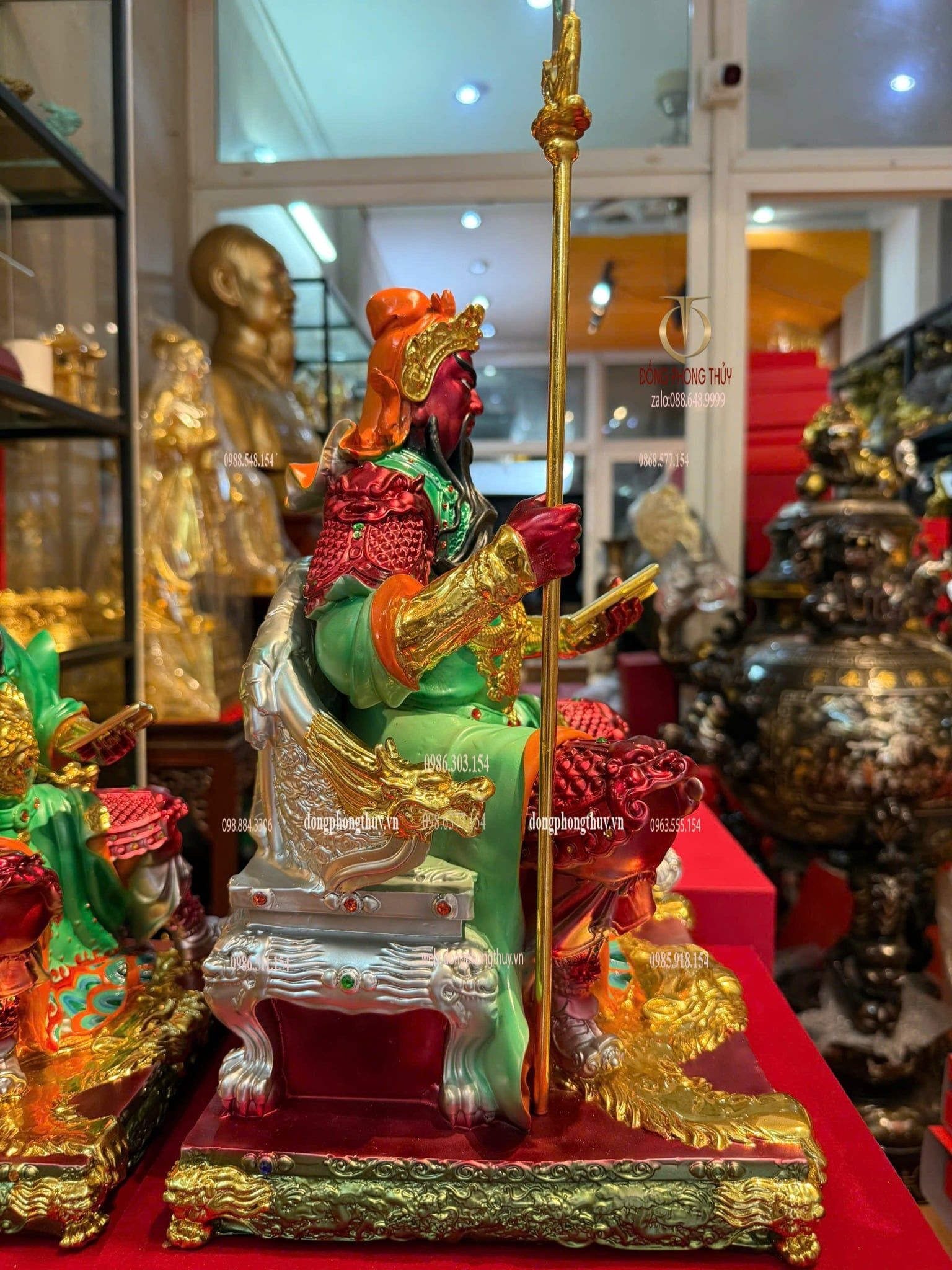 Tượng quan thánh đế quân bằng đồng dát vàng vẽ màu