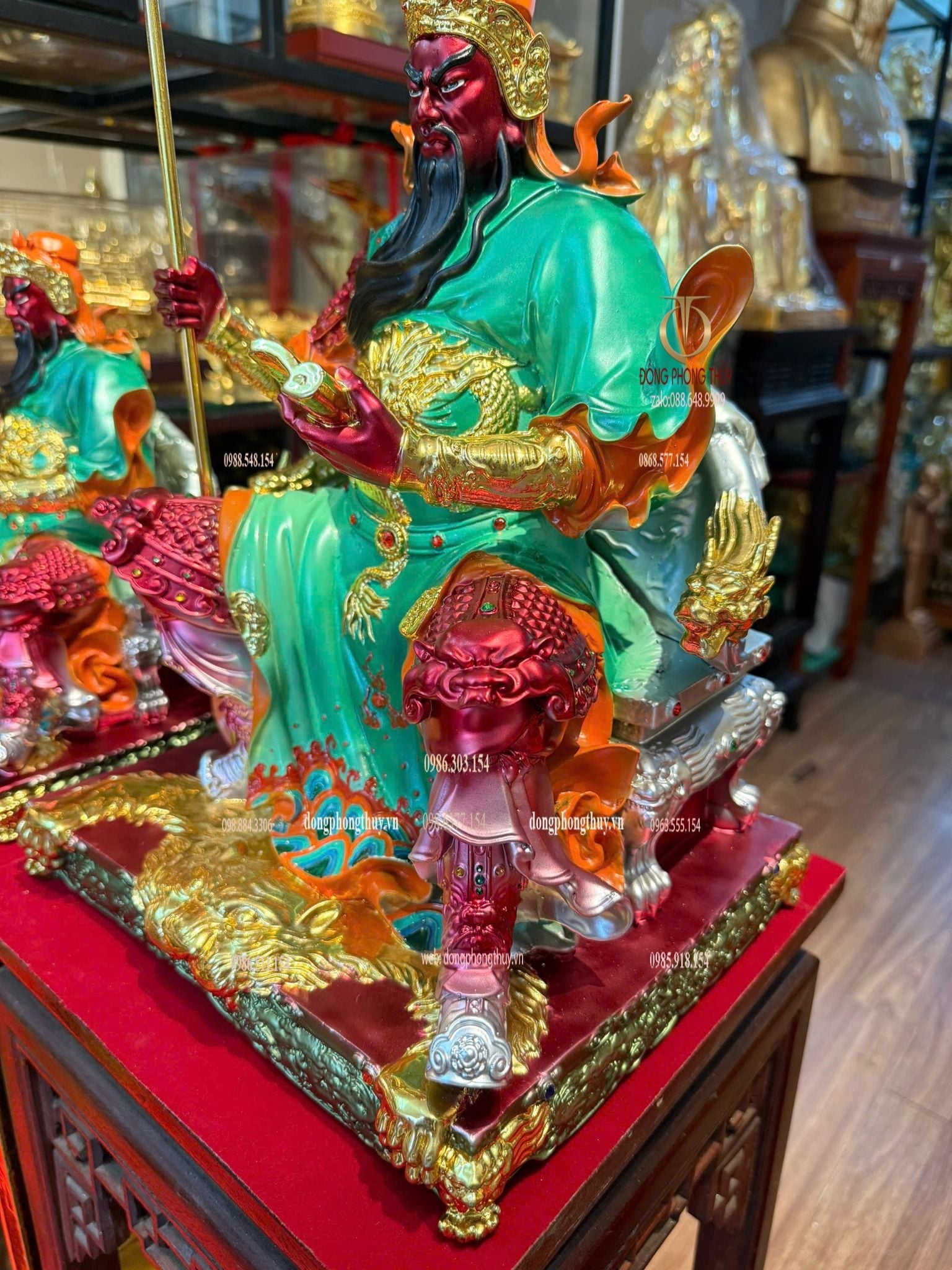 Tượng quan thánh đế quân bằng đồng dát vàng vẽ màu