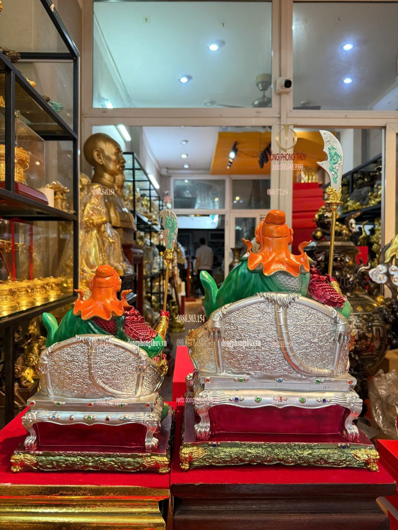 Tượng quan thánh đế quân bằng đồng dát vàng vẽ màu