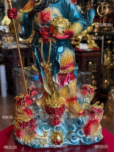 Tượng quan thánh đế quân bằng đồng dát vàng vẽ màu