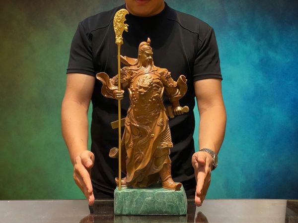 Tượng quan công bằng đồng