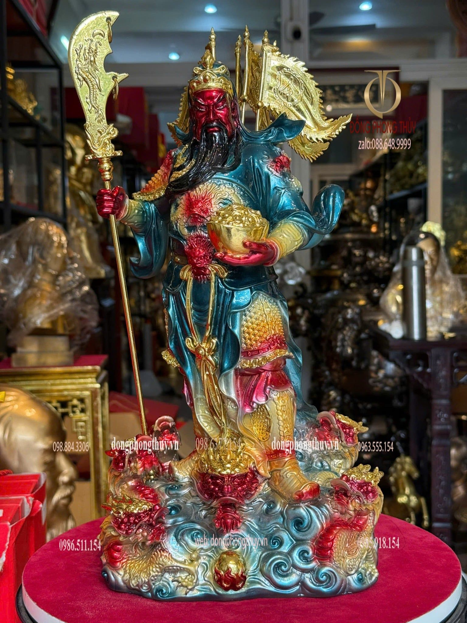 Tượng quan thánh đế quân bằng đồng dát vàng vẽ màu