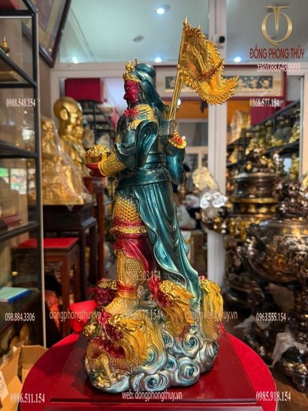 Tượng quan thánh đế quân bằng đồng dát vàng vẽ màu