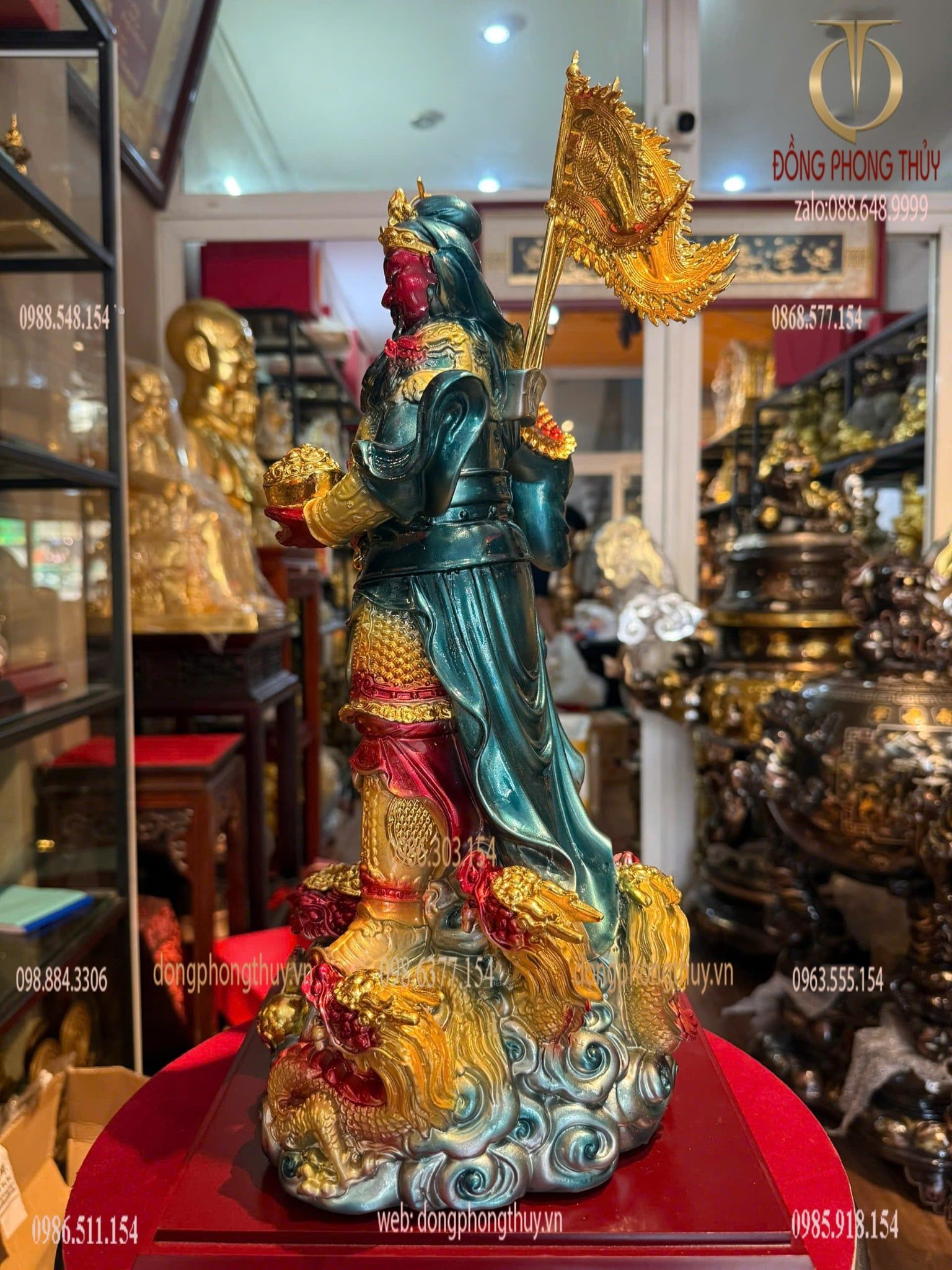 Tượng quan thánh đế quân bằng đồng dát vàng vẽ màu