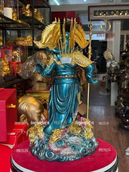 Tượng quan thánh đế quân bằng đồng dát vàng vẽ màu