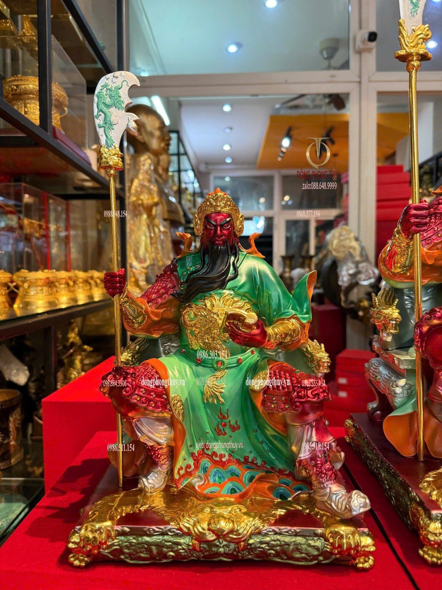 Tượng quan thánh đế quân bằng đồng dát vàng vẽ màu