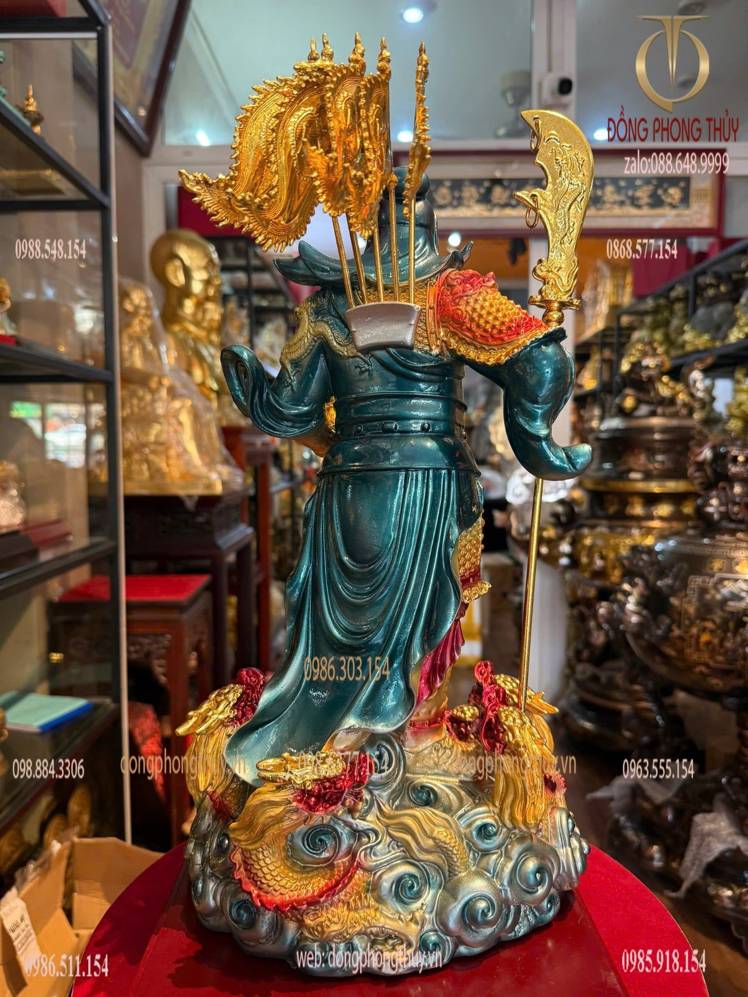 Tượng quan thánh đế quân bằng đồng dát vàng vẽ màu