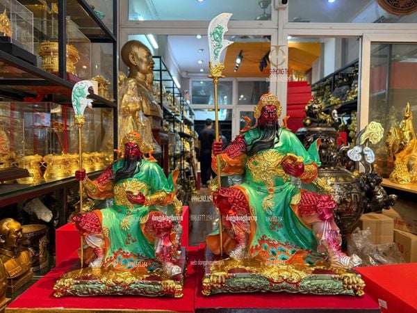 Tượng quan thánh đế quân bằng đồng dát vàng vẽ màu