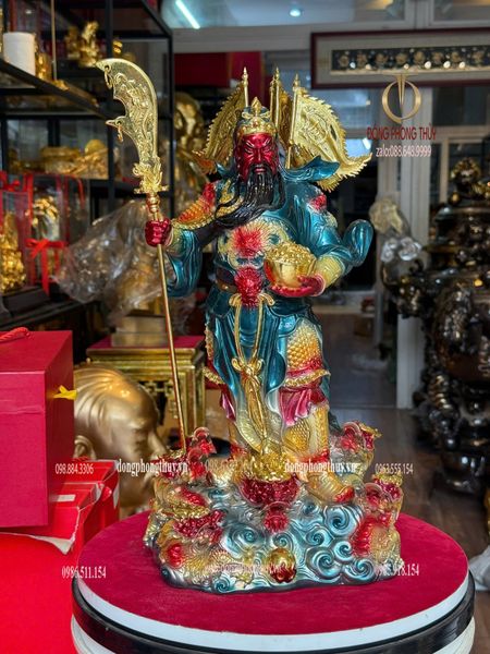 Tượng quan thánh đế quân bằng đồng dát vàng vẽ màu