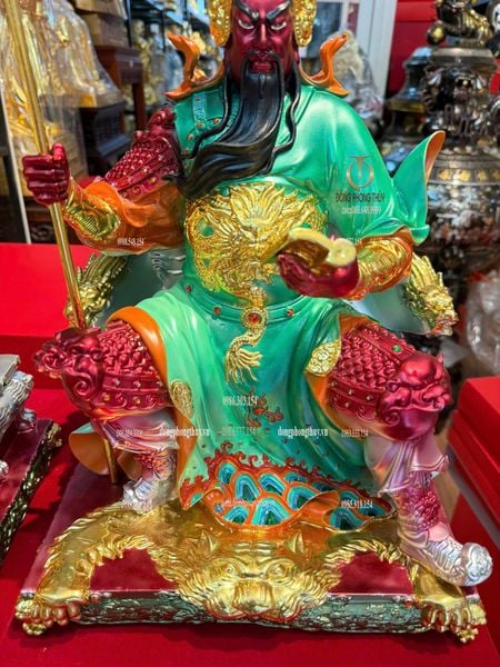 Tượng quan thánh đế quân bằng đồng dát vàng vẽ màu