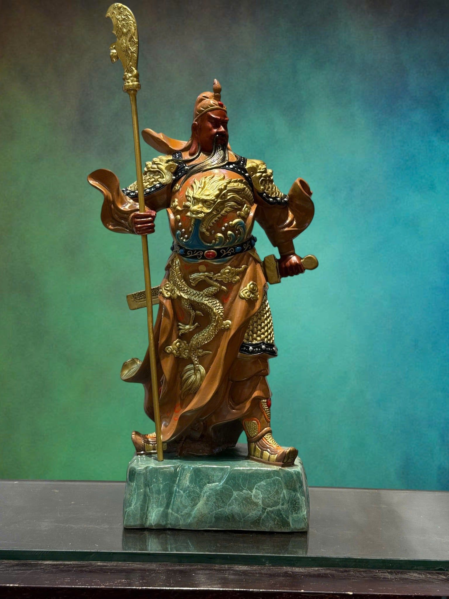 Tượng quan công vẽ màu bằng đồng