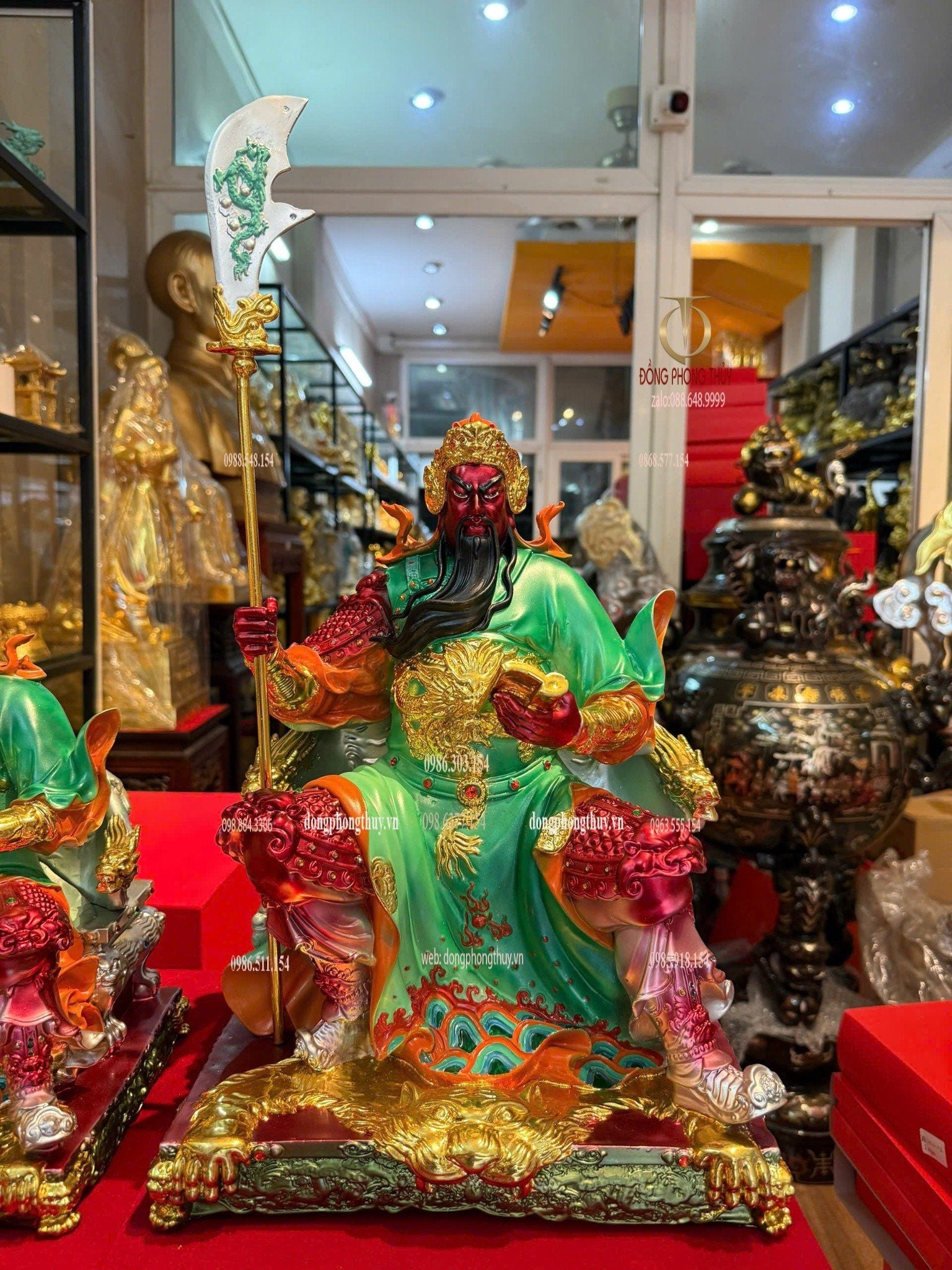 Tượng quan thánh đế quân bằng đồng dát vàng vẽ màu