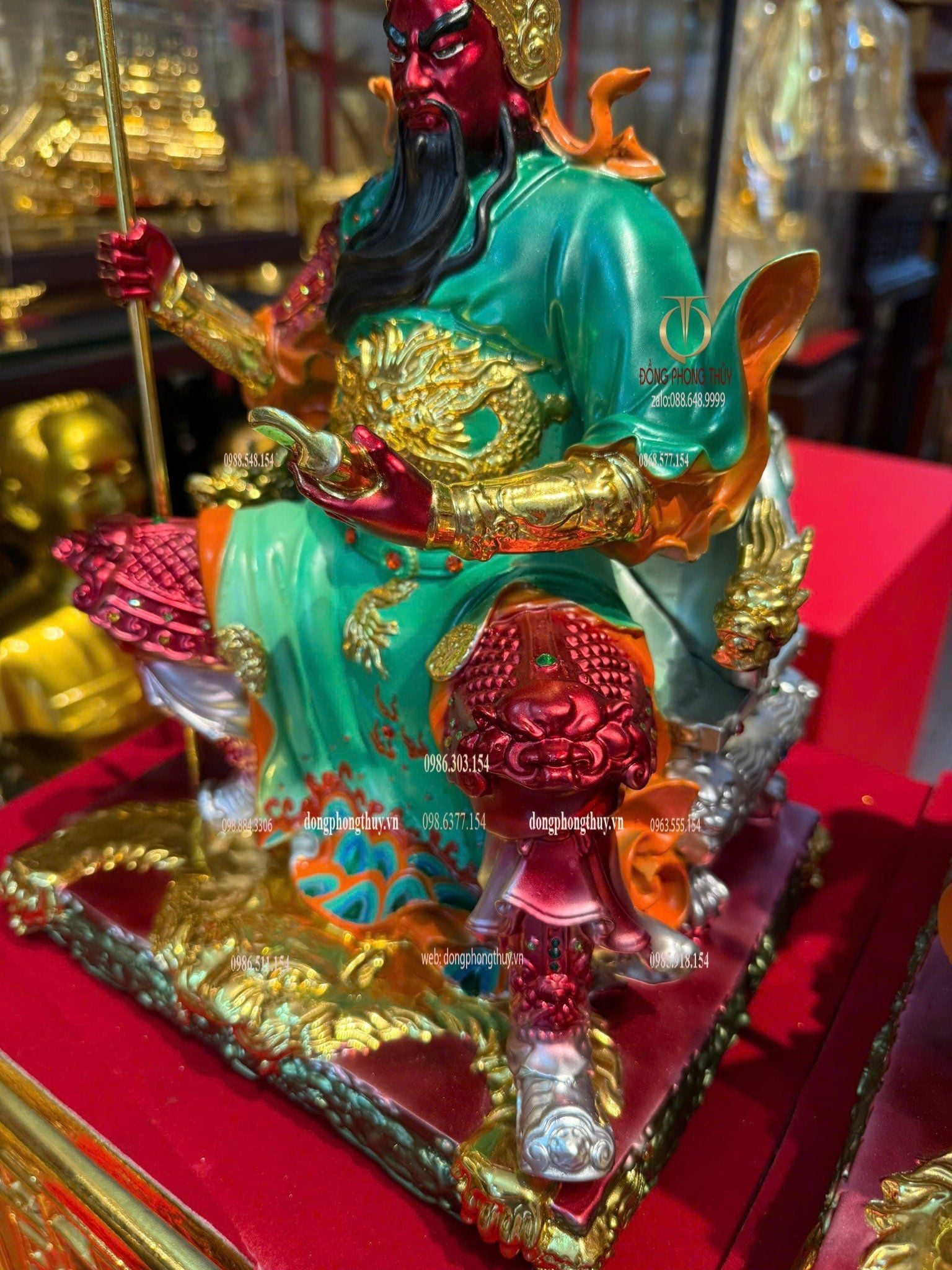 Tượng quan thánh đế quân bằng đồng dát vàng vẽ màu