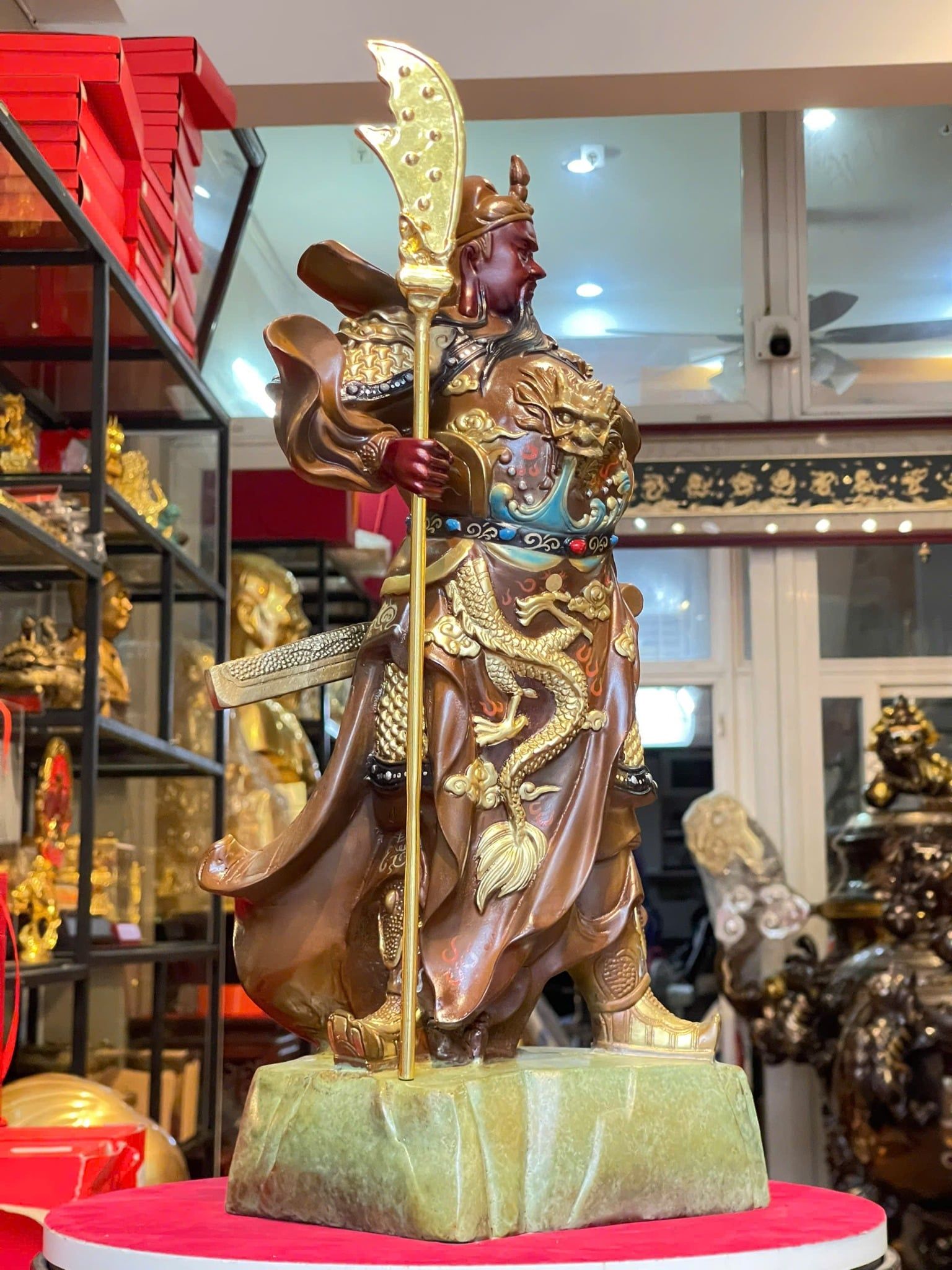 Tượng quan công bằng đồng