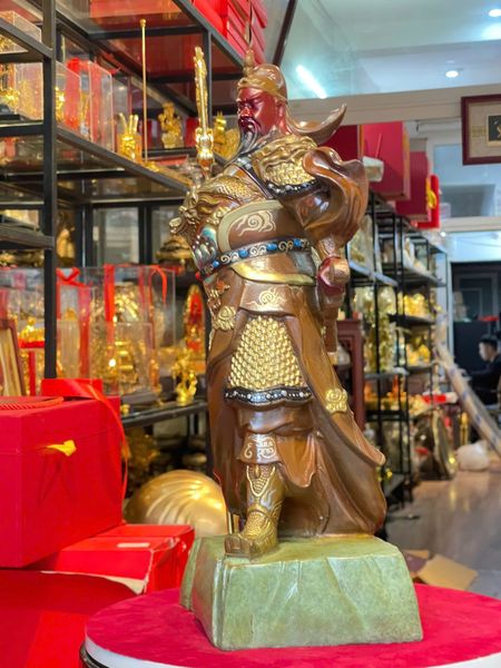 Tượng quan công bằng đồng