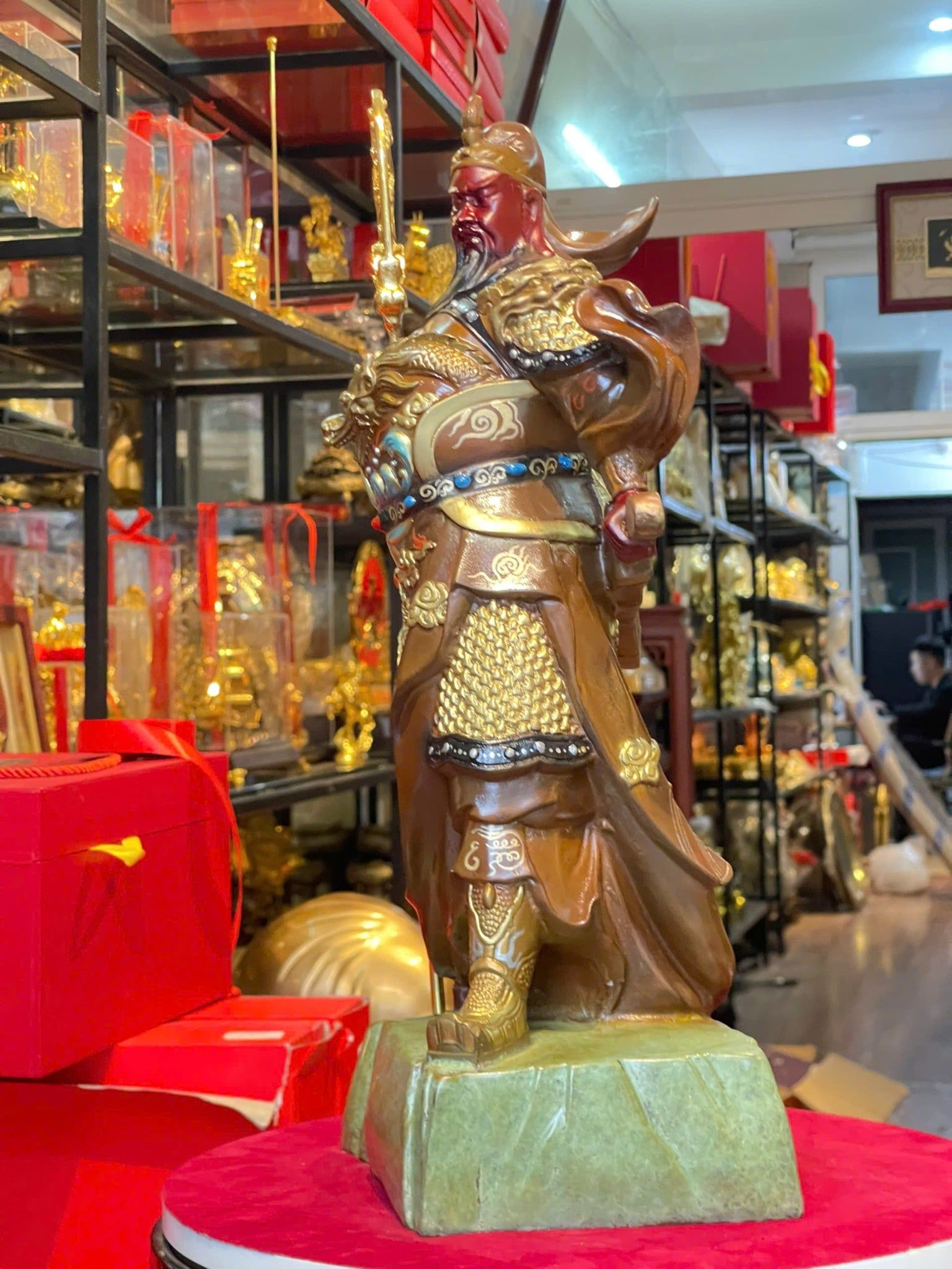 Tượng quan công bằng đồng