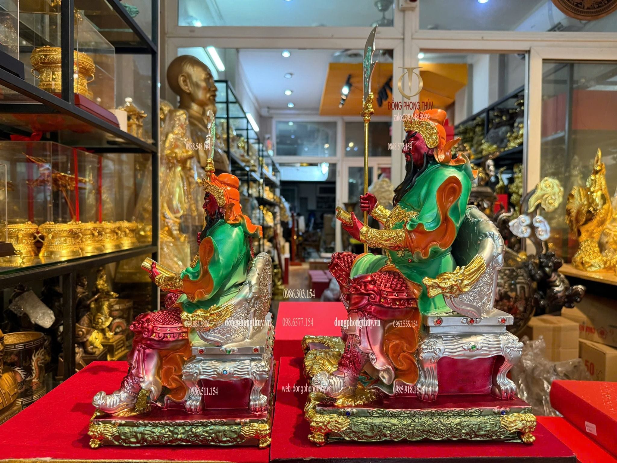 Tượng quan thánh đế quân bằng đồng dát vàng vẽ màu