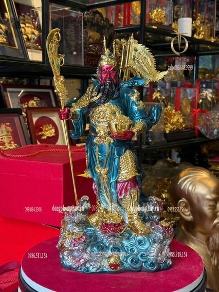 Tượng quan công ngũ cờ bằng đồng dát vàng vẽ màu