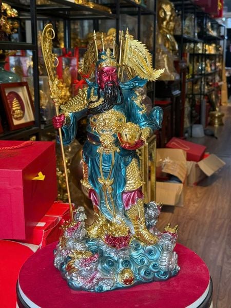 Tượng quan công ngũ cờ bằng đồng dát vàng vẽ màu