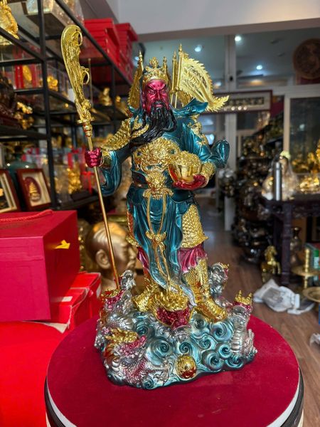 Tượng quan công ngũ cờ bằng đồng dát vàng vẽ màu