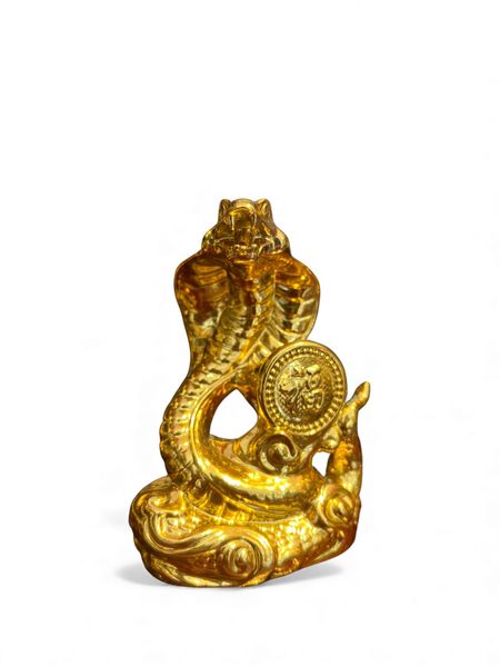 Tượng rắn dát vàng nano