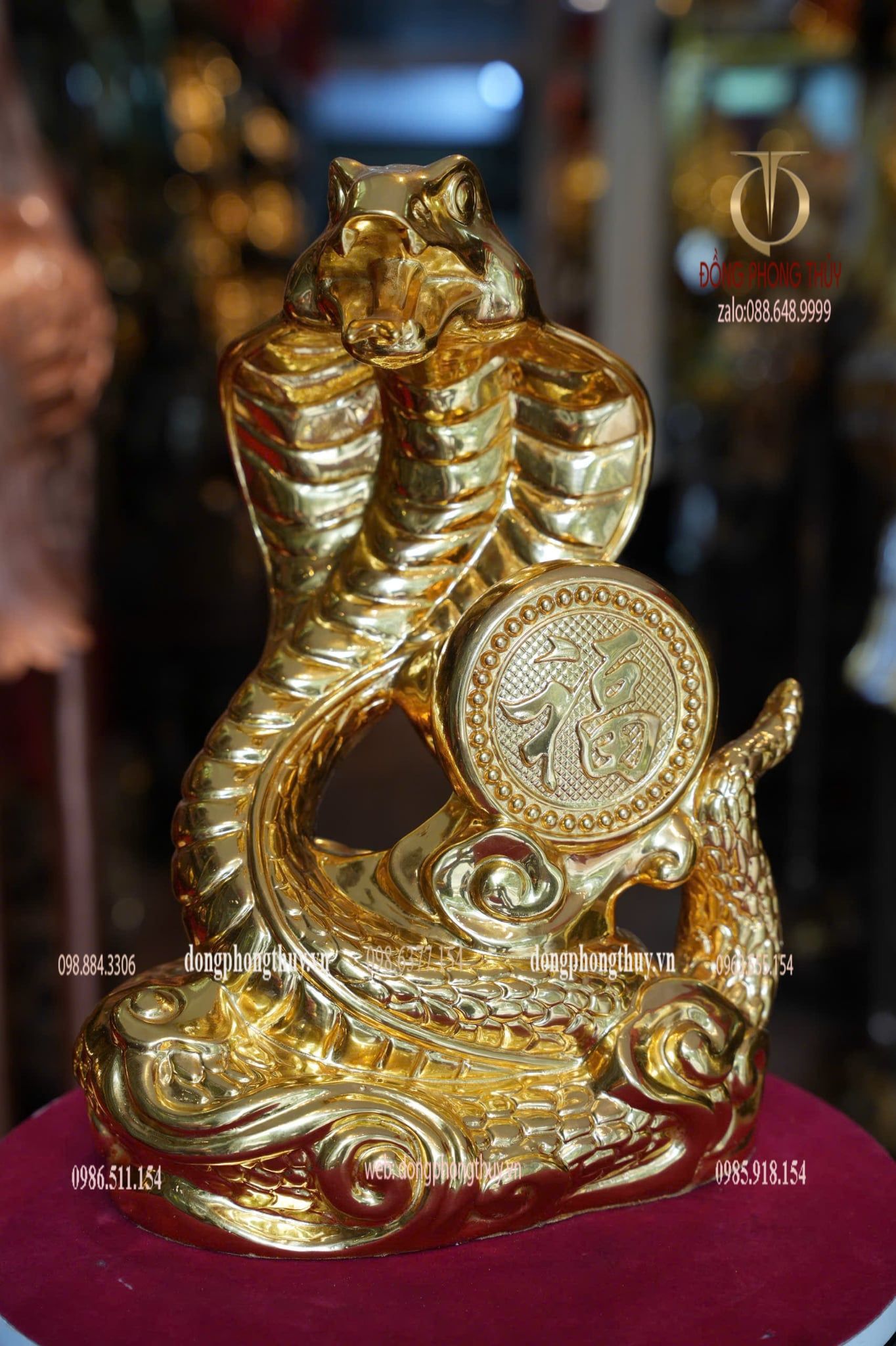 Tượng rắn bằng đồng dát vàng 24k
