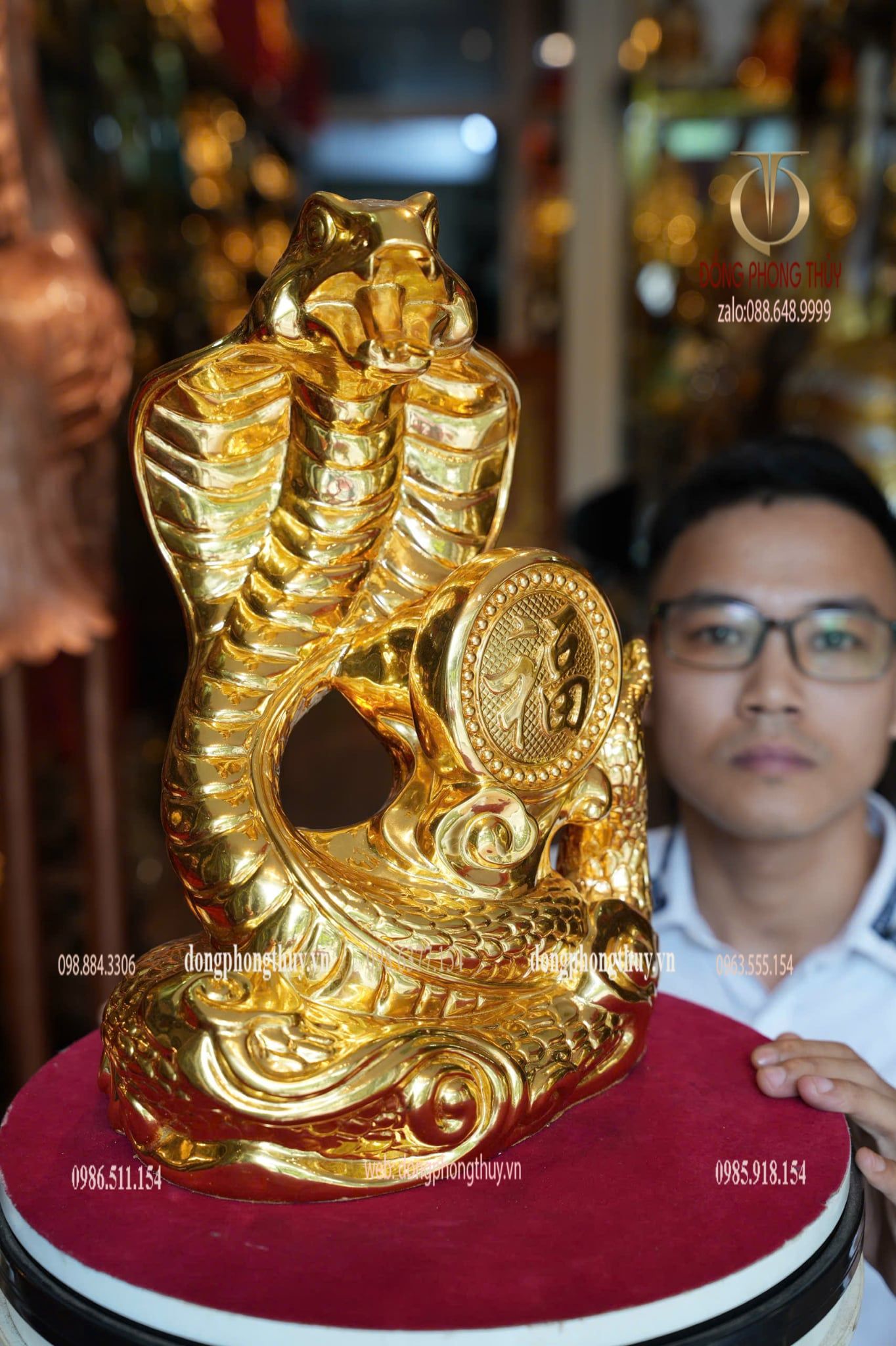 Tượng rắn bằng đồng dát vàng 24k