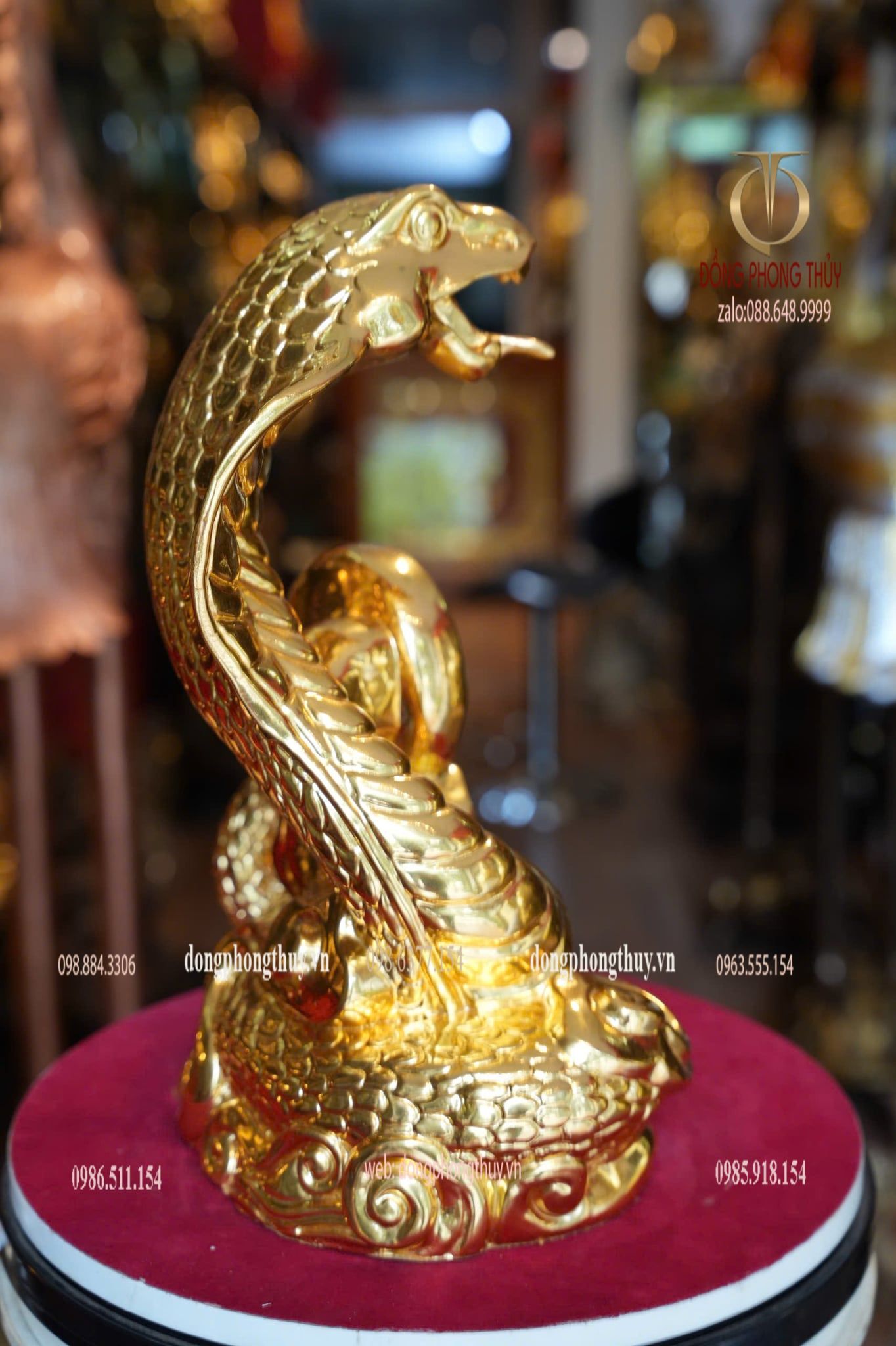 Tượng rắn bằng đồng dát vàng 24k