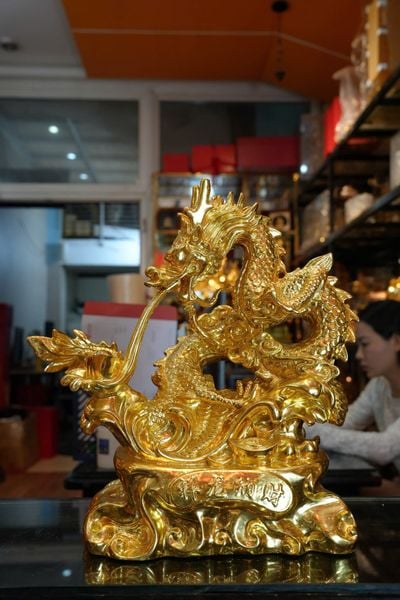 Tượng rồng bằng đồng dát vàng 24k