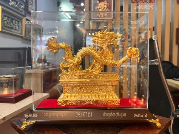 Quà tặng mạ vàng: Tượng rồng bằng đồng dát vàng 24k