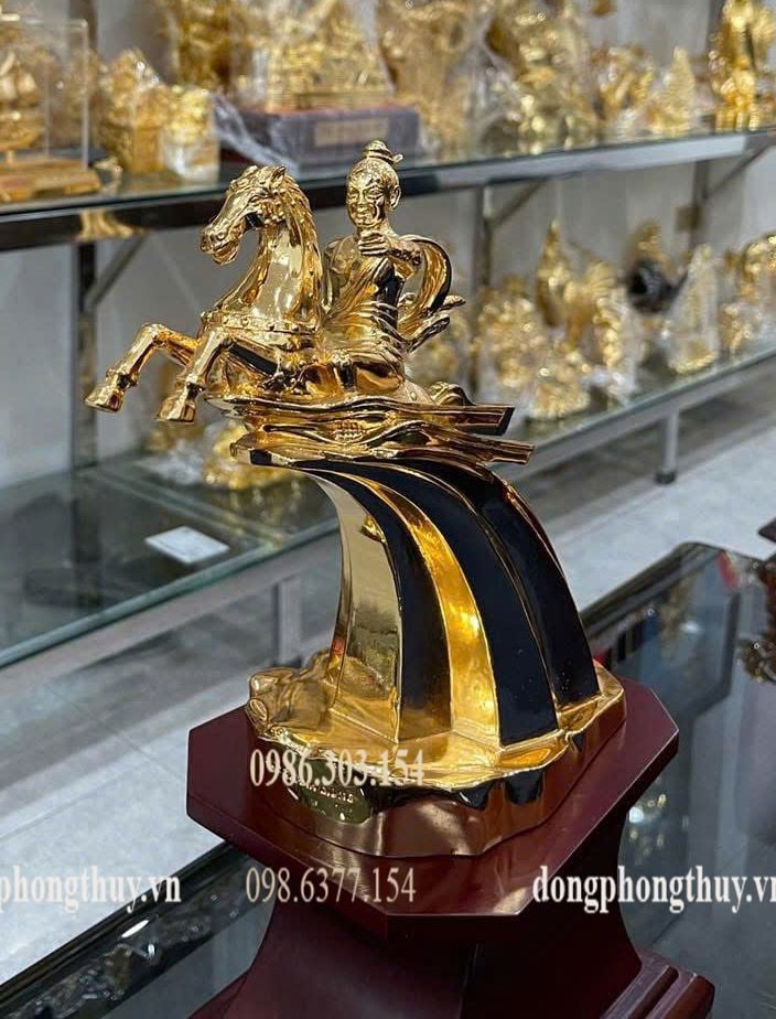 Quà tặng sếp mạ vàng: tượng thánh gióng bằng đồng mạ vàng 24k