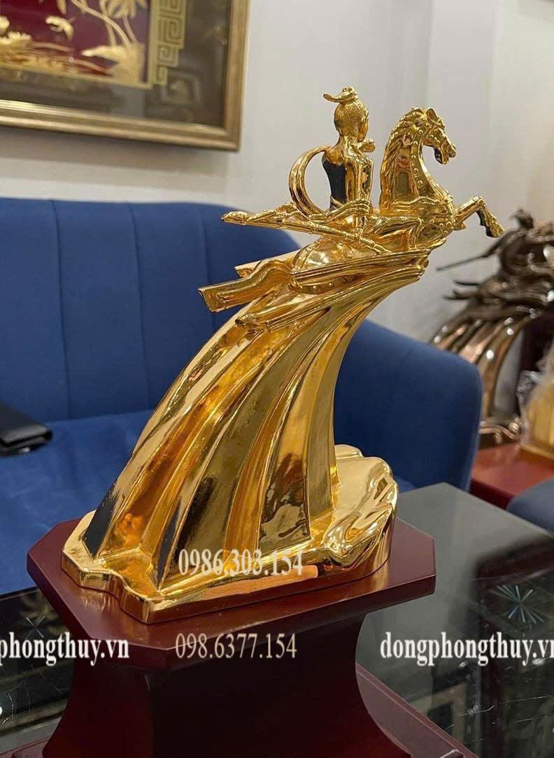 Quà tặng sếp mạ vàng: tượng thánh gióng bằng đồng mạ vàng 24k