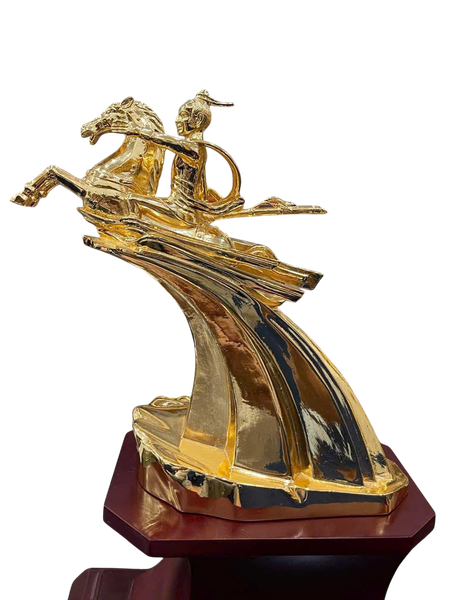 Quà tặng sếp mạ vàng: tượng thánh gióng bằng đồng mạ vàng 24k