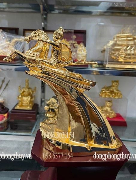 Quà tặng sếp mạ vàng: tượng thánh gióng bằng đồng mạ vàng 24k