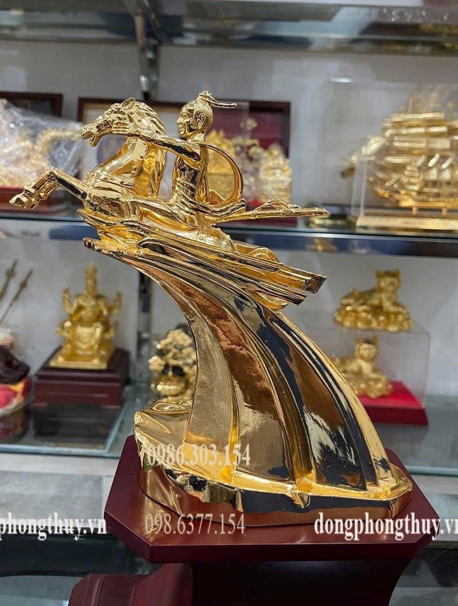 Quà tặng sếp mạ vàng: tượng thánh gióng bằng đồng mạ vàng 24k