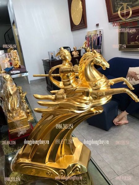 Tượng Đài Thánh Gióng bằng đồng dát vàng 24k Cao 68cm 40kg