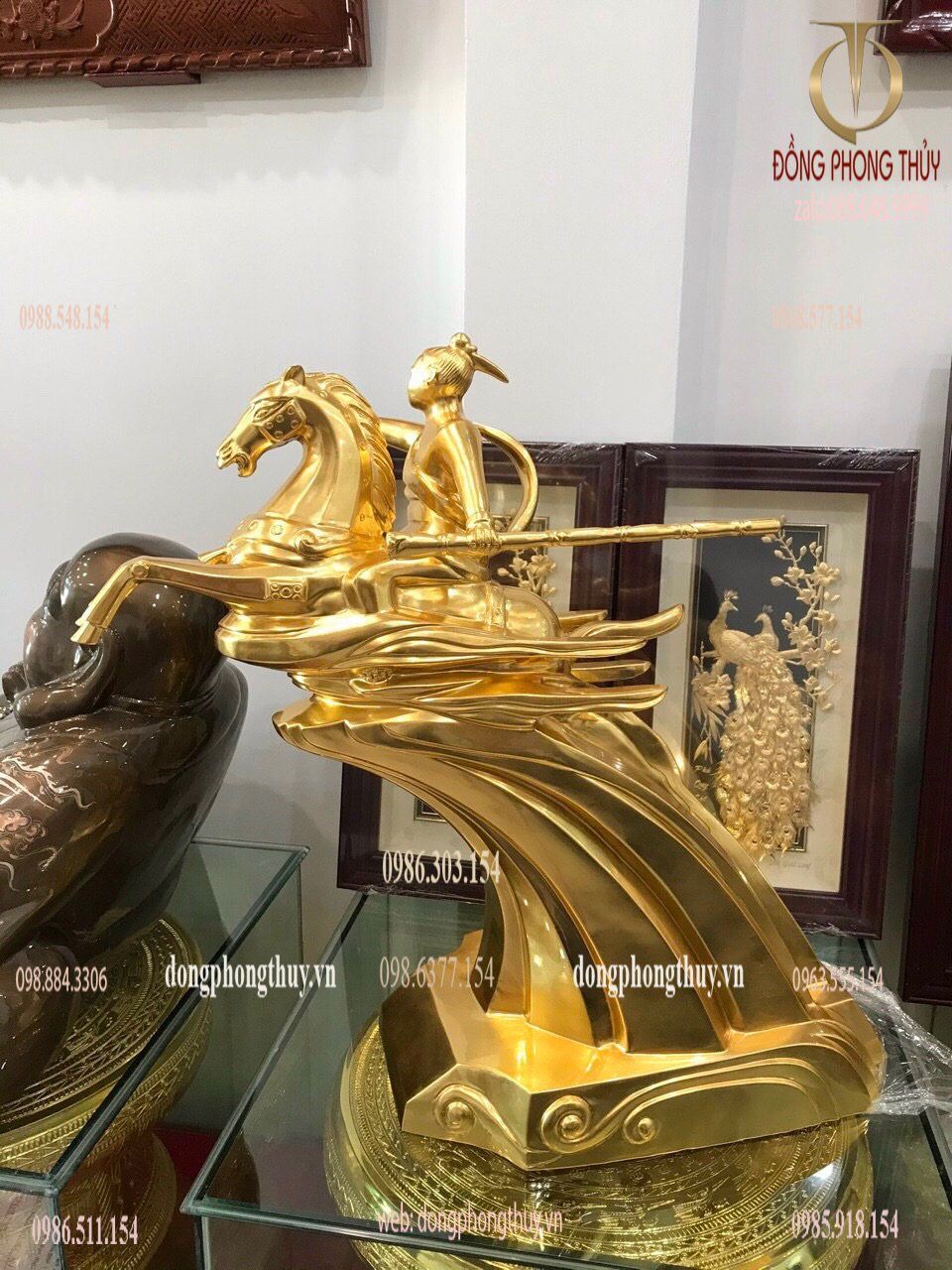 Tượng Đài Thánh Gióng bằng đồng dát vàng 24k