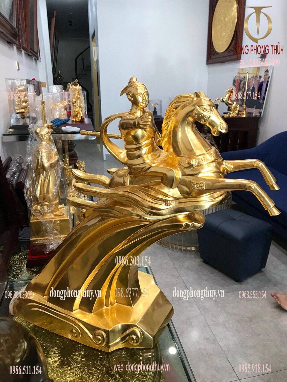 Tượng Đài Thánh Gióng bằng đồng dát vàng 24k