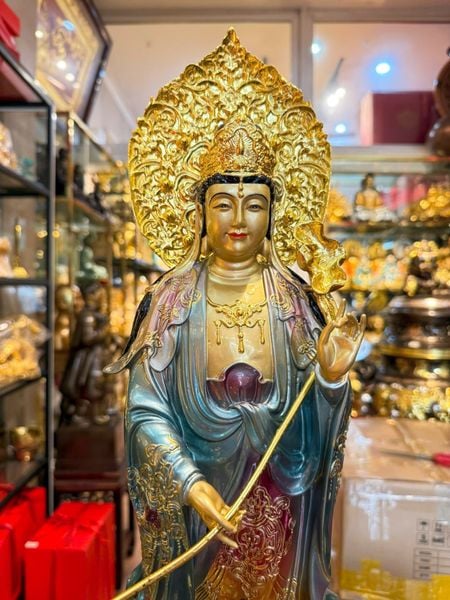 Tượng Thế Chí bồ tát bằng đồng