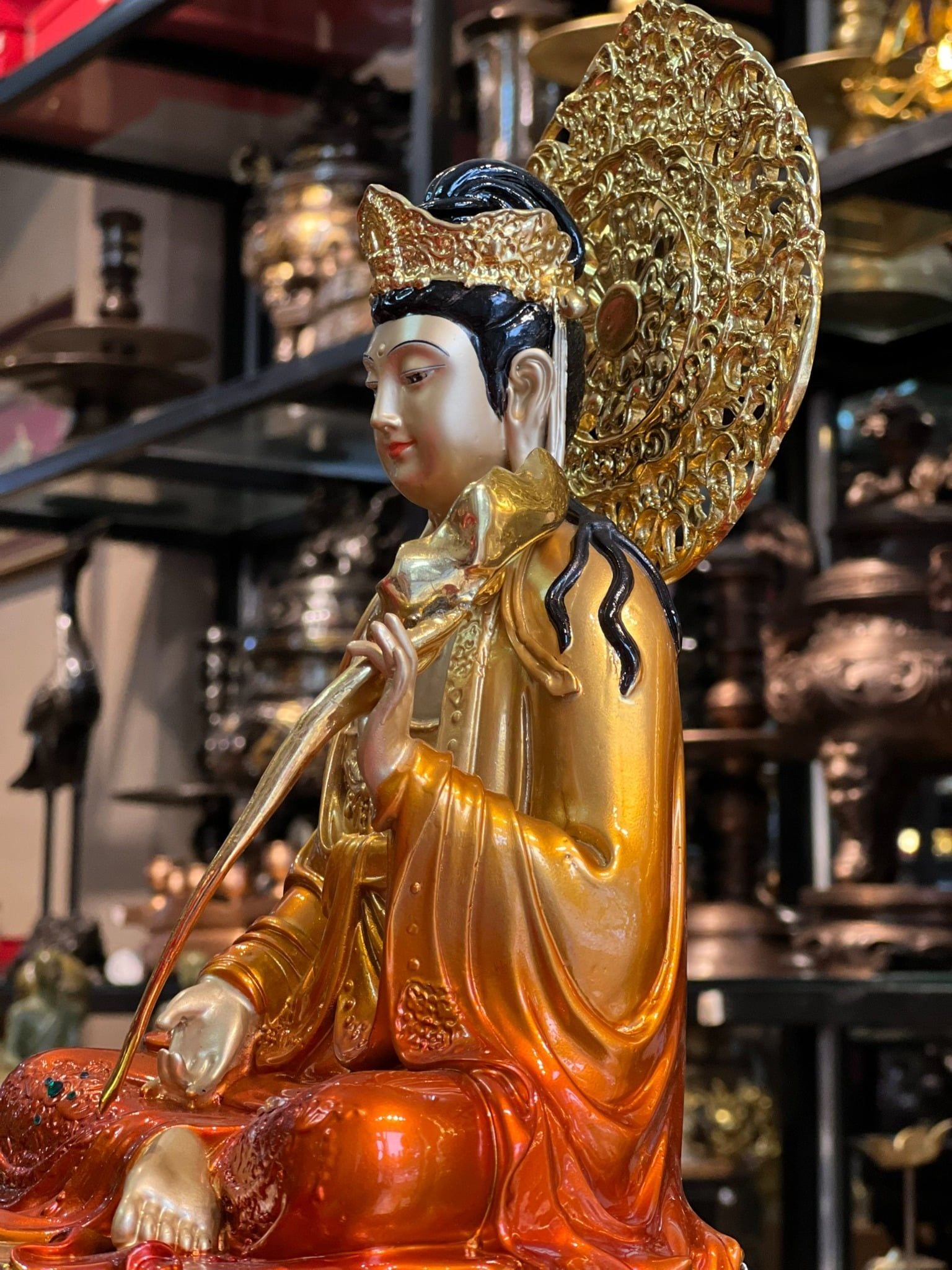 Tượng đại thế chí bằng đồng