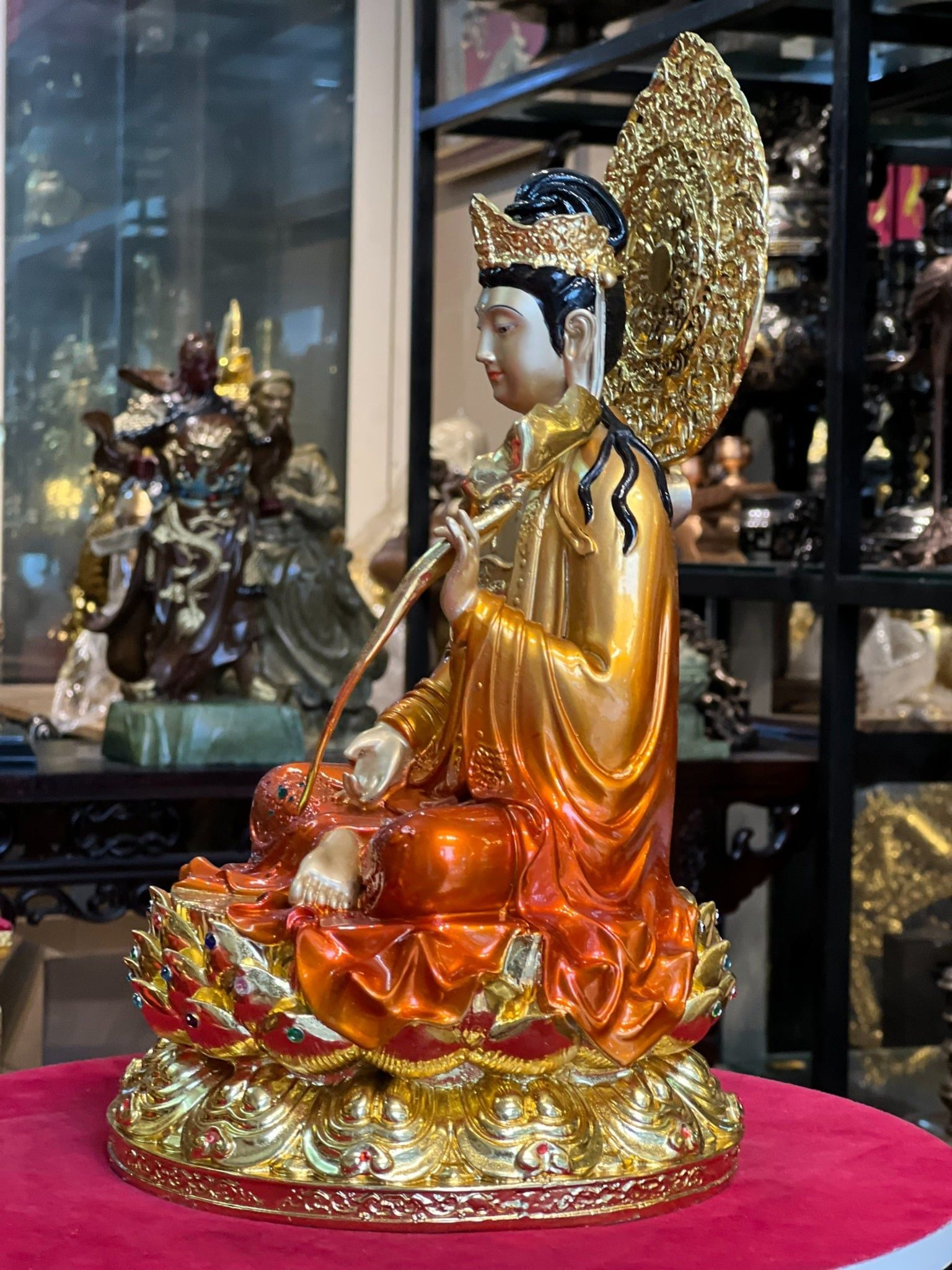 Tượng đại thế chí bằng đồng