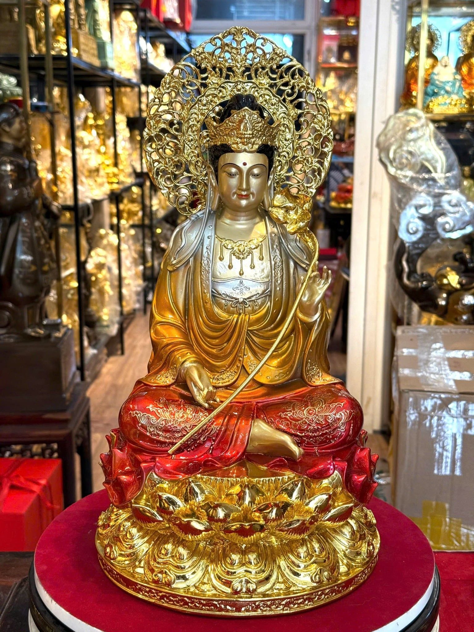 Tượng đại Thế Chí bằng đồng