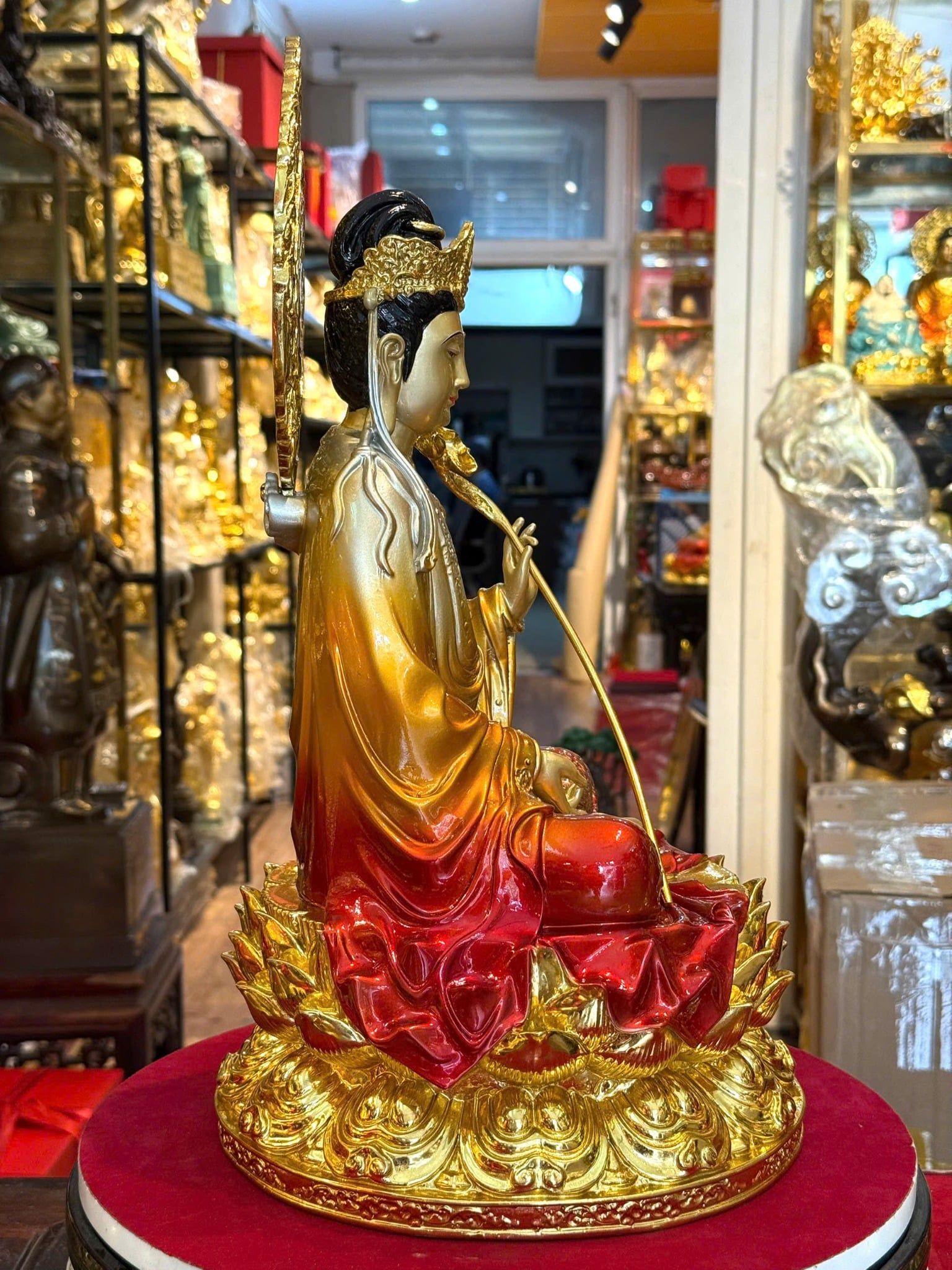 Tượng đại Thế Chí bằng đồng