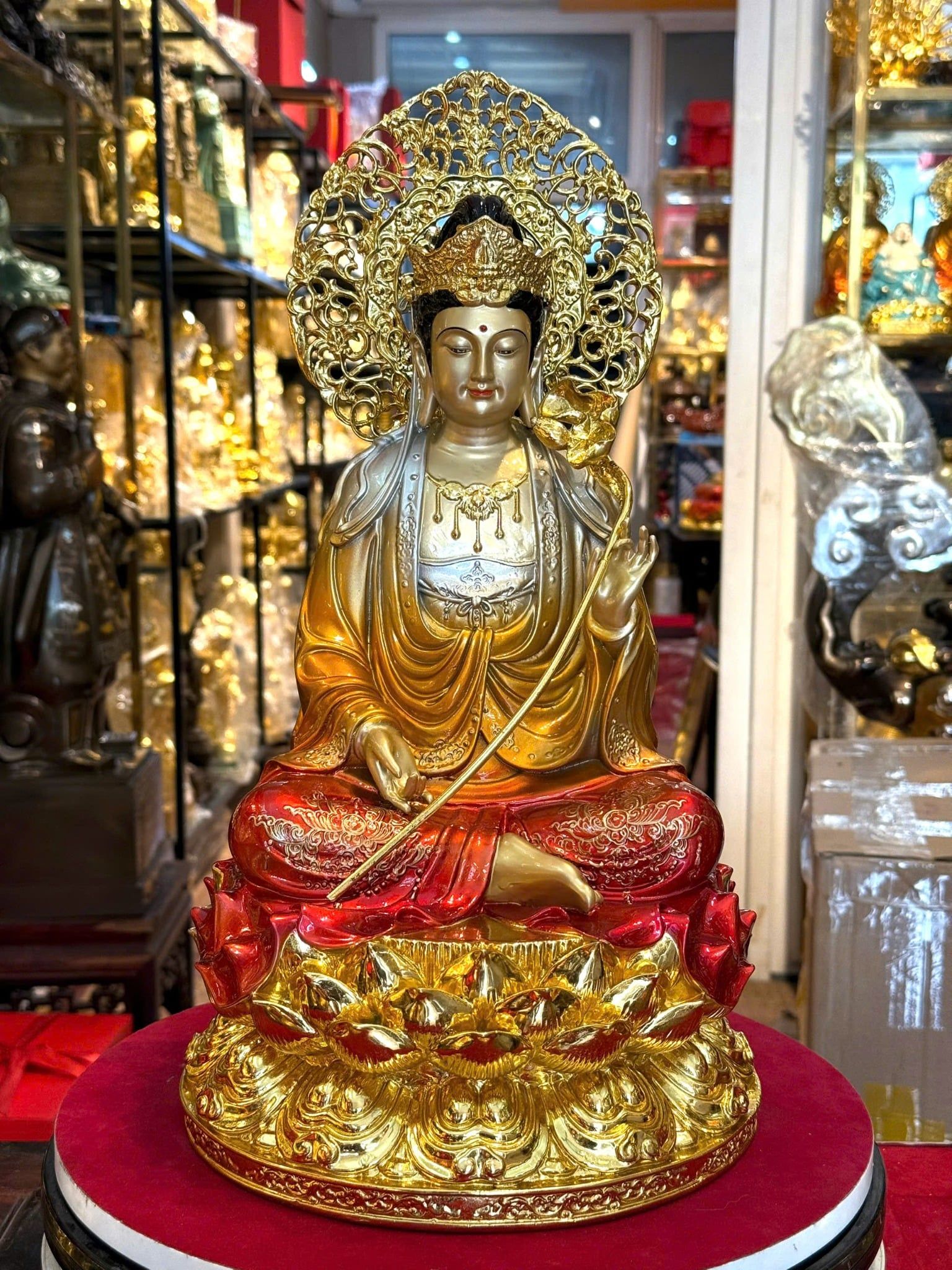 Tượng đại Thế Chí bằng đồng
