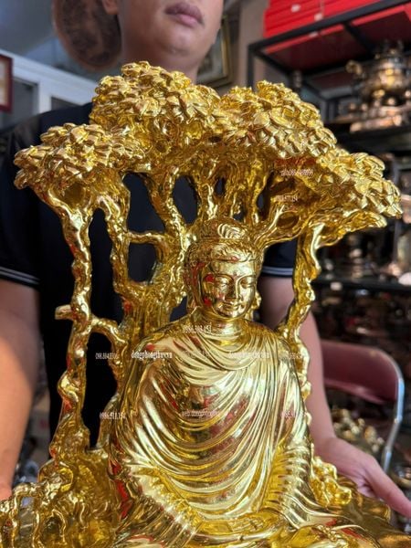 Tượng phật Thích Ca bằng đồng dát vàng