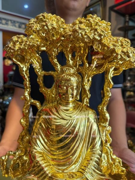 Tượng phật Thích Ca bằng đồng dát vàng