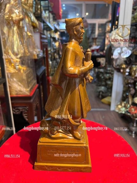 Tượng Trần Hưng Đạo 30cm màu da lươn