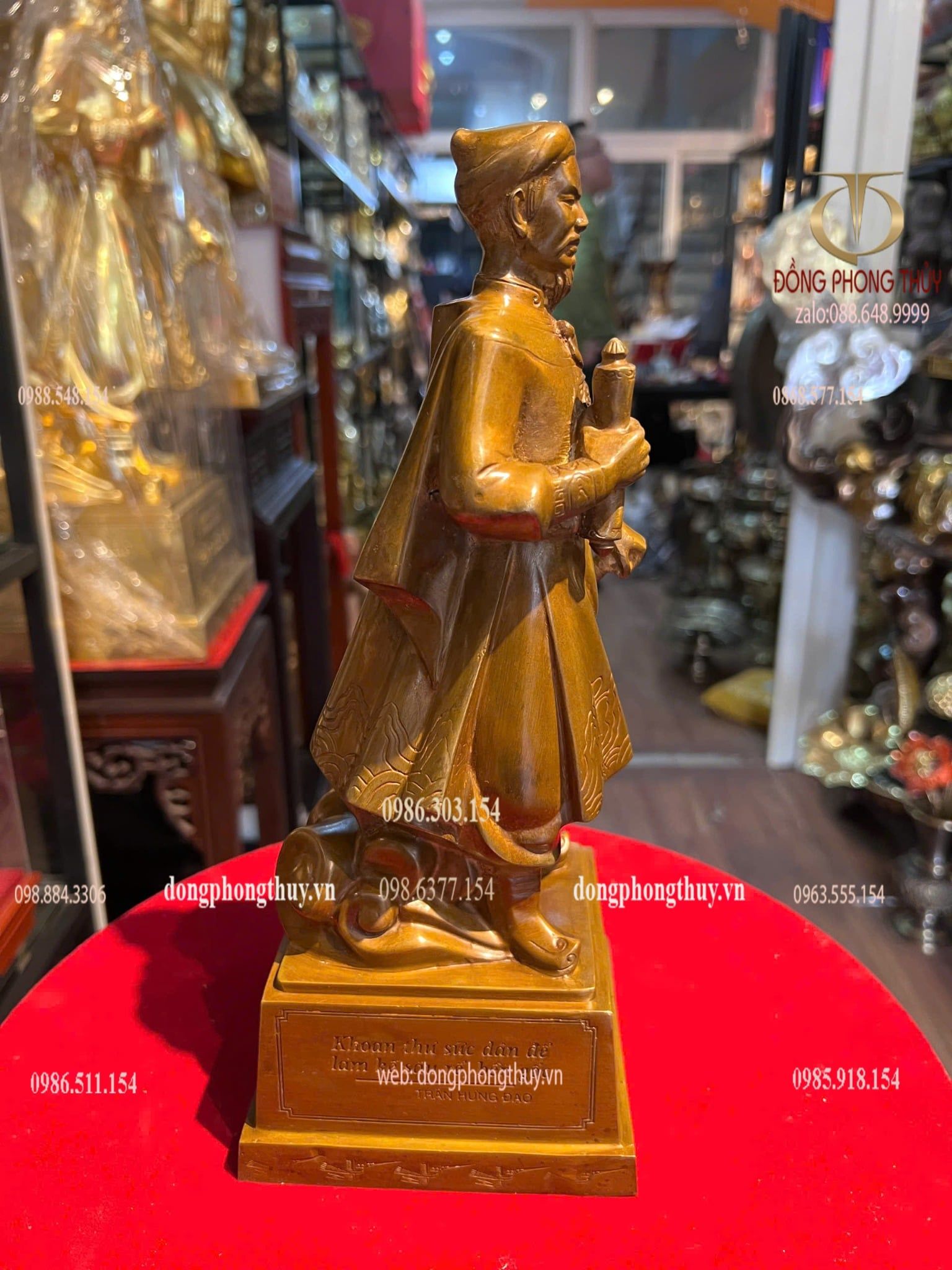 Tượng Trần Hưng Đạo 30cm màu da lươn